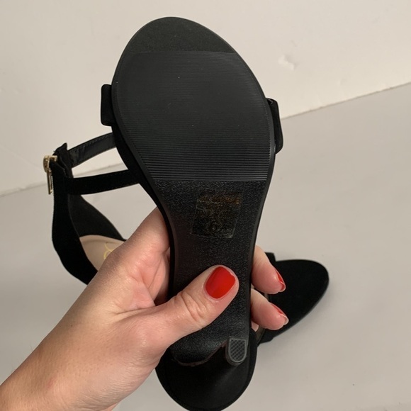 Heart in D Ankle Strap Sandals - Picture 12 of 13